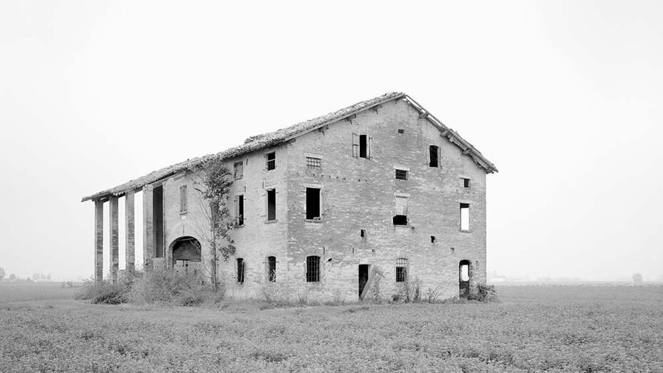 Paola de Pietri, Untitled, Questa Pianura series, 2014, Courtesy Galerie Les filles du calvaire