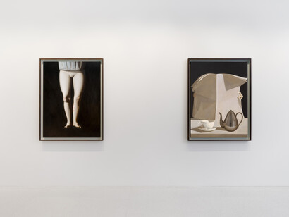 Anna Weyant, Who’s afraid of the big bad wolves, exhibition view. Courtesy of Gagosian