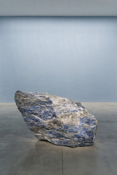 Alicja Kwade, Dusty die, exhibition view. Courtesy of M-Museum Leuven