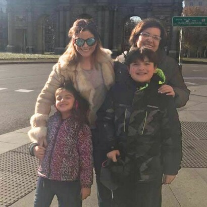 Mis hijos, mi mamá y yo en Madrid, España