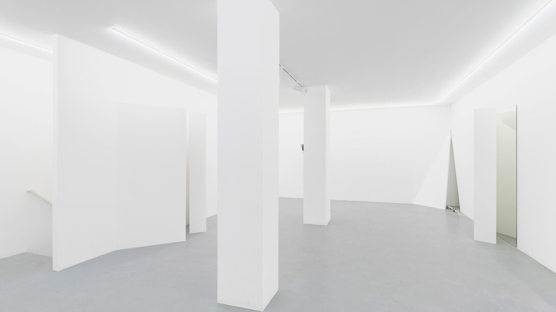 Carolina Serrano, Removing gravity from the fall, exhibition view. Courtesy of Balcony Contemporary Art Gallery