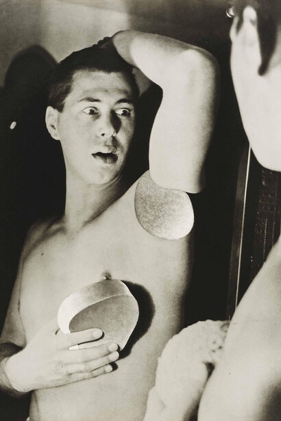 Herbert Bayer, Selbstporträt, 1931. Courtesy of Staatsgalerie Stuttgart