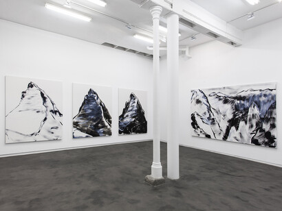 Herbert Brandl, Exhibition view. Courtesy of Heinrich Ehrhardt