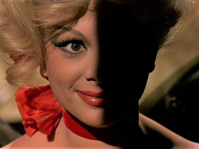 Scena tratta dal film Giulietta degli spiriti di Federico Fellini (1965)