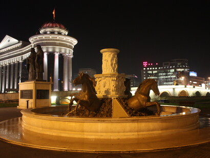 En Yugoslavia se llamaban macedonios sin que a nadie le importara (Grecia) y hablaban macedonio sin que nadie se echara las manos a la cabeza (Bulgaria). Museo Arqueológico de Macedonia, 2013 en Skopie, Macedonia del Norte