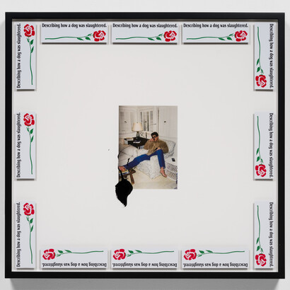 Jordan Wolfson, Untitled, 2020, archivbeständiger Inkjet-Druck mit Emaille-Farbe Marker in pulverbeschichtetem
Aluminiumrahmen des Künstlers, mit Aufklebern 104.1×114.3×7.6 cm © Jordan Wolfson. Foto von Ed Mumford. Courtesy the artist and Gagosian