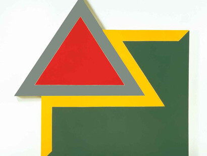 Frank Stella, Chocorua IV, 1966. Fluorescent alkyd and epoxy paint on canvas. 120 × 128 × 4 in. (304.8 × 325.1 × 10.2 cm). Hood Museum of Art, Dartmouth College, Hanover, NH; purchased through the Miriam and Sidney Stoneman Acquisition Fund, a gift from Judson and Carol Bemis, Class of 1976, and gifts from the Lathrop Fellows, in honor of Brian P. Kennedy, Director of the Hood Museum of Art, 2005–2010. © 2015 Frank Stella/Artists Rights Society (ARS), New York.
