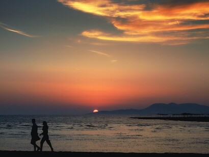 Andar à beira-mar em Ada Bojana