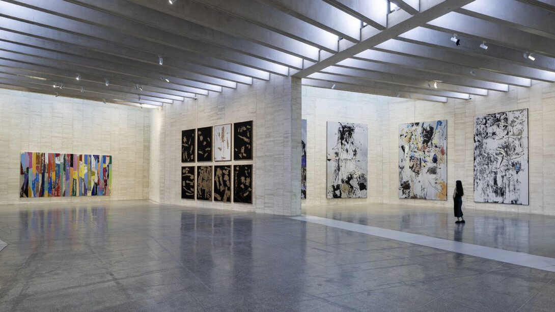 Secundino Hernández, Estación total, vista de exhibición. Cortesía del MUSAC