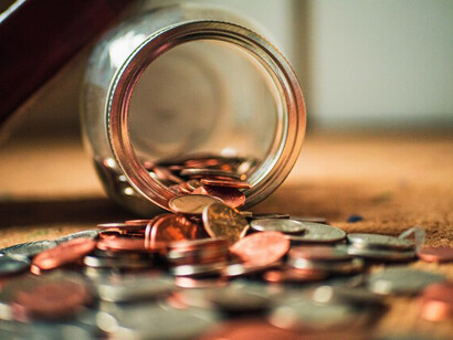 Salvadanaio svuotato. Quando si deve stringere la cintura, per far fronte a spese non programmate, conoscere bene le proprie finanze aiuta a gestirle al meglio