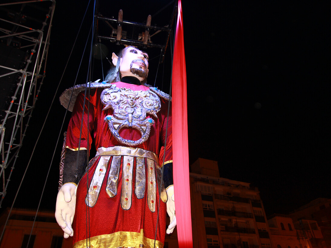 Carros de foc. El títere Salvador