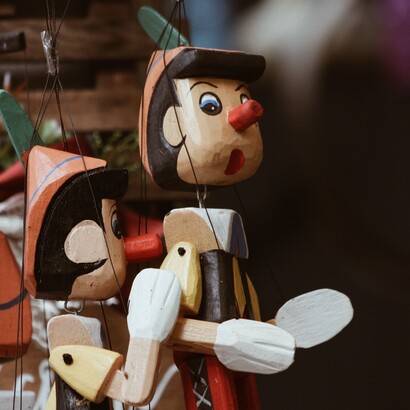 Pinocchio ha superato da tempo i confini italiani, diventando uno dei personaggi letterari più conosciuti e tradotti al mondo