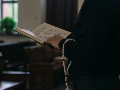 Religioni più professate. Tra i gruppi religiosi più estesi ci sono sicuramente il Cristianesimo, l’Islam e l’Induismo