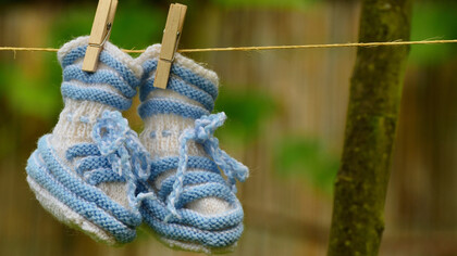 Himmelblaue Babyschuhe