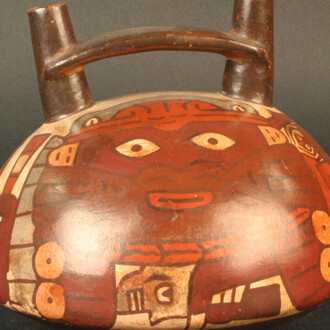 Botella asa puente

Materiales: Cerámica

Intermedio Temprano 100 a.C.- 700 d.C.

Medidas: 95 mm de alto