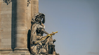 La statue de Jeanne d'Arc à Paris, symbole de l'espoir