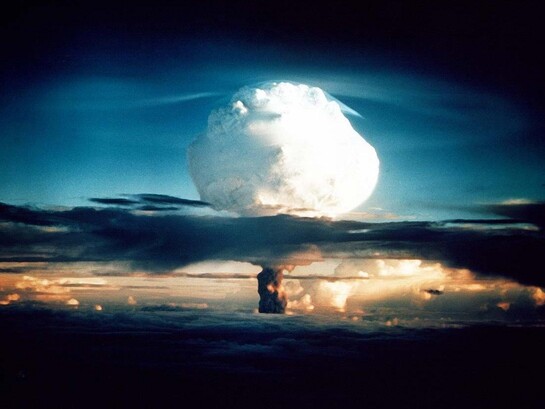 Ivy Mike è il nome in codice della prima bomba H, fatta esplodere il 1º novembre 1952 alle 07:15 (ora locale) nelle isole Marshall dell'Oceano Pacifico, e in particolare a Elugelab, nell'atollo Enewetak dagli Stati Uniti d'America
