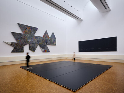 Fünf freunde: John Cage, Merce Cunningham, Jasper Johns, Robert Rauschenberg, Cy Twombly, ausstellungsansicht. Mit freundlicher genehmigung des Museum Ludwig