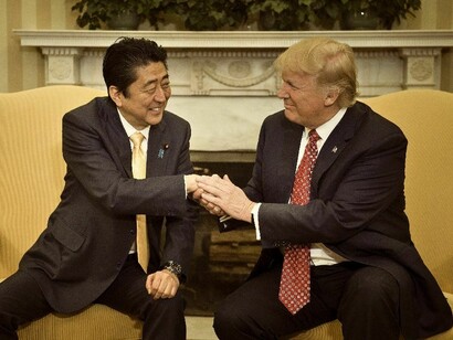 Lenguaje no verbal entre Donald Trump y Shinzo Abe