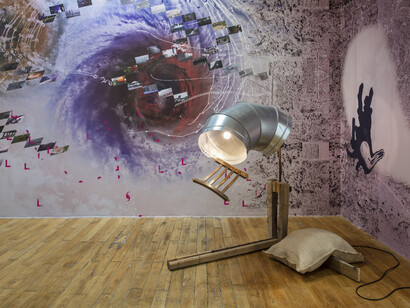 Seen in a cristal ball. Courtesy of Galerie Chantal Crousel