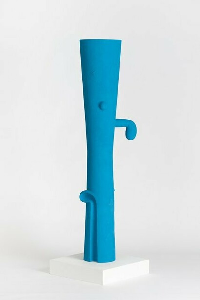 Ivan Carmona, Totem Azul, 2023, mineral paint on ceramic, 62 x 17 x 11 1/5 in. Courtesy of the artist and PDX Contemporary Art