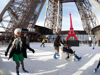París. Pista de patinaje bajo la Torre Eiffel
