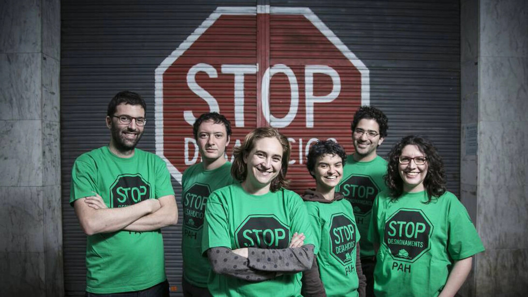 Miembros de la Plataforma de Afectados por la Hipoteca en una manifestación antideshaucios, Barcelona