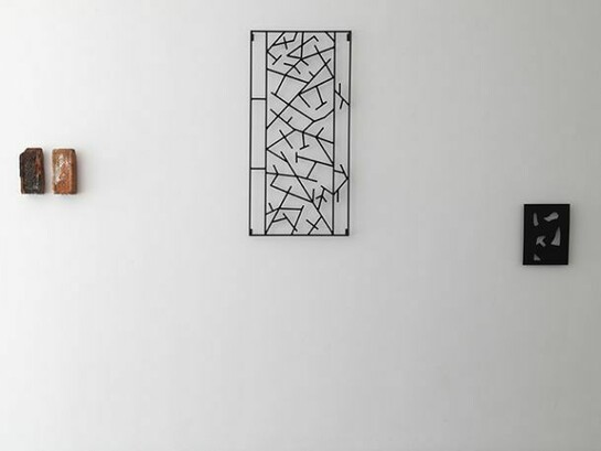 Frank Maier, 999666, 2013, nettle mounted on wood, acrylic, framelath, painted wood, string
