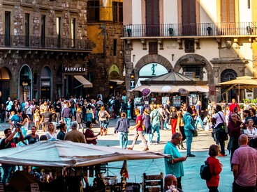 La teoria di Tönnies aiuta quindi a comprendere le tensioni attuali tra bisogno di appartenenza e logiche individualistiche della società moderna