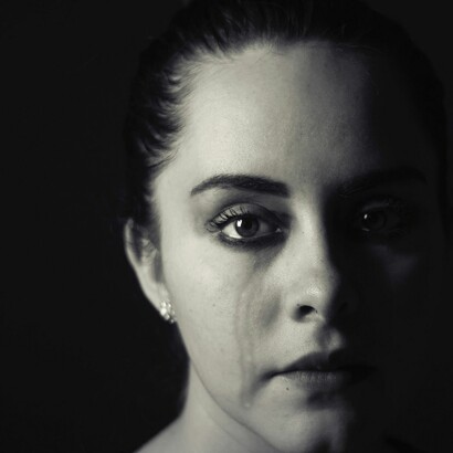 É um longo caminho a ser percorrido até que a mulher consiga, de fato, por fim a um relacionamento que não é bom para si e não lhe ajuda a crescer