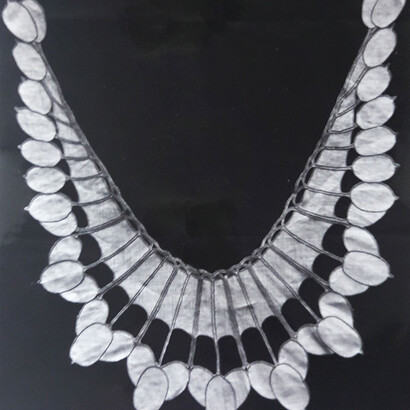 Ricamo di Maria Calvi, ispirato ai lavori di Margaret Macdonald, Archivio Architetti Rigotti