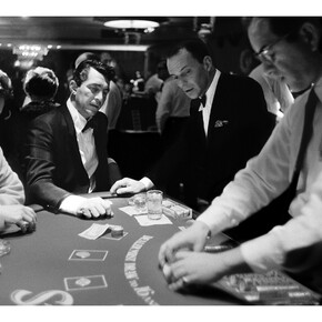 Bob Willoughby, Dean Martin playing blackjack with Frank Sinatra, Sands Hotel, Las Vegas, 1960, © Bob Willoughby/Huxley-Parlour Gallery