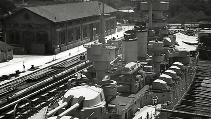 La Andrea Doria in bacino a Taranto, 1954