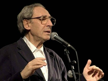 Una disinvoltura mai prima conosciuta intrecciava musiche a parole