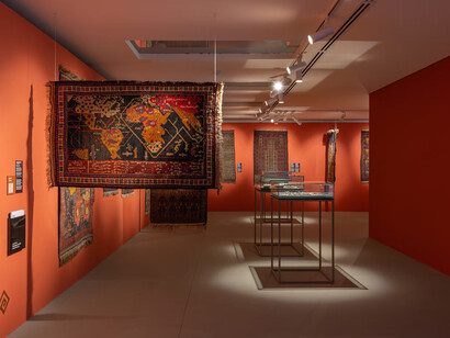 Afghanistan, rugs of peace and war, exhibition view. Courtesy of Museu Oscar Niemeyer