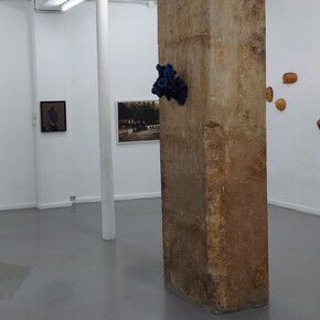 Various artists, Théâtre des possibles. Le masque dans tous ses états, exhibition view. Courtesy of Galerie Dix9