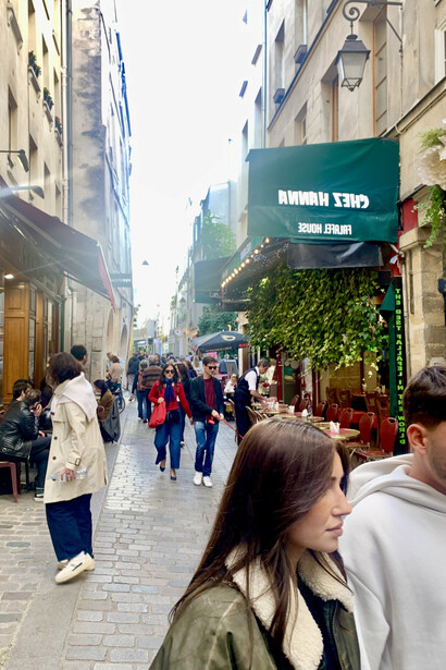 Recorriendo las calles de París, Francia, y descubriendo su gastronomía