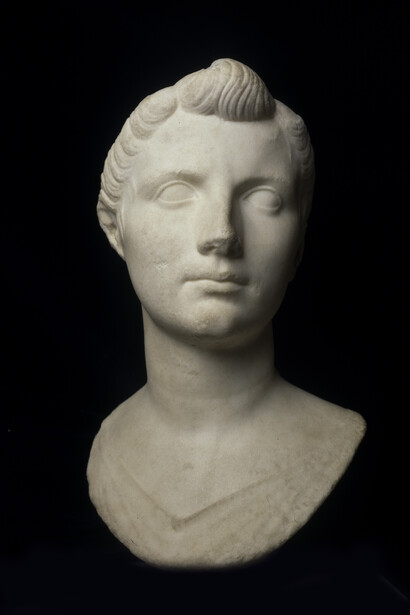 Busto de Octavia Menor, segunda mitad del siglo I a.C., de Velletri Roma, Museo Nacional Romano-  Palazzo Massimo alle Terme. Con permiso del Ministerio de Cultura. © Museo Nazionale Romano. Foto G. Cargnel, L. Colasanti