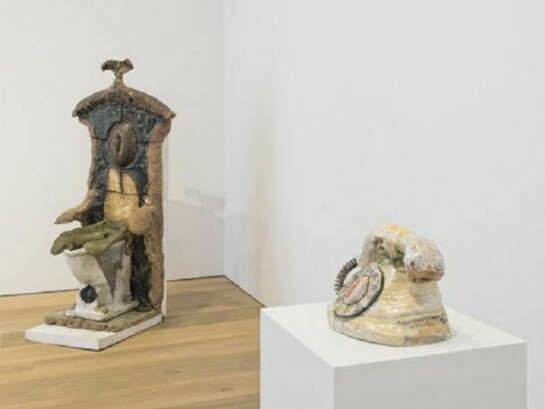 Installation view, Robert Arneson, David Zwirner, New York 2013, 467 x 600