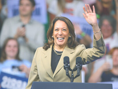 Harris energises the crowd, urging them to stand firm against fear and champion a future grounded in fairness and opportunity