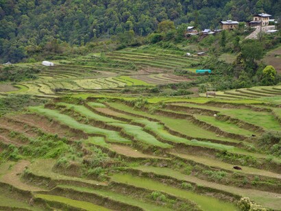 Il Bhutan, un piccolo Regno himalayano incastonato tra Cina e India, grande poco meno della Svizzera