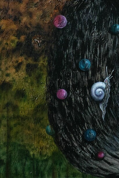 Octavia Monaco, Ritratto di Carlotta C. Una chiocciola timida le sussurra di rispettare le spiraleggianti ciclicità, i ritmi dovuti, le incubazioni, di cercare refrigerio nei luoghi ombrosi e lasciarsi dietro strisce lucenti, (dettaglio)