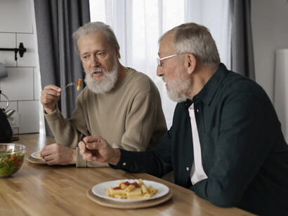 Sí, sí… Reconozco esas arrugas en tu frente, treinta años de verlas. Sabes cómo las detesto, lo sabes bien —prosiguió Gustavo en tono de reproche
