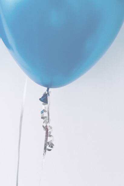 Palloncini di compleanno. Piccola divagazione sul tema: assegnare un nome al Sud non è affare dappoco, in quanto, gli antenati sperano nel dono dell’immortalità, grazie al passaggio del proprio nome ai successori, manco fosse un titolo nobiliare