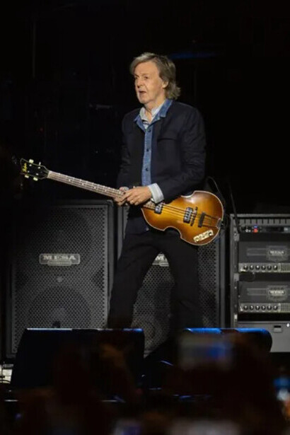 Con 82 años, Paul McCartney sigue deslumbrando al público con su vitalidad y talento sobre el escenario