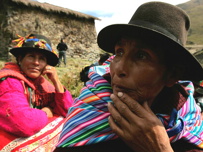 La Constitución boliviana de 2009 reconoció la diversidad étnica del país e hizo oficiales 36 etnias indígenas con sus lenguas en todo el territorio nacional