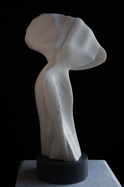 Hommage (marble) 2017 © Erio Forli