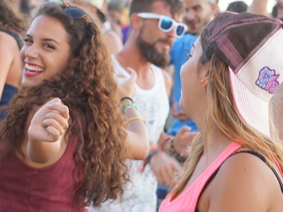 El ambiente entre el público de AlRumbo Festival. Foto: Rafael Martín