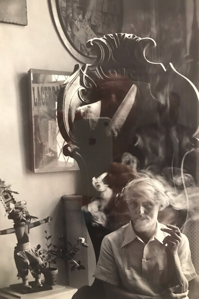 Max Ernst (1891-1976), photo argentique par Arnold Newman, 1942. Son mariage avec Peggy Guggenheim n’est pas une réussite, mais leur relation lui a permis d’être introduit partout tel un Gatsby dans les milieux huppés new-yorkais