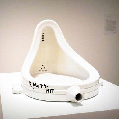 Marcel Duchamp, Fountain. (1917) Readymade: porcelain urinal. Replica 1964. Approx. 36 × 48 × 61 cm. London: Collection of Tate. Courtesy and copyright the artist
